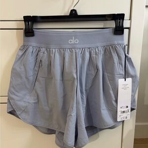 ALO Yoga matchpoint short size s winter frost BNWT
